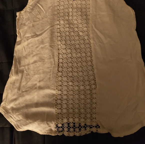 Crocheted back top - Picture 3 of 7